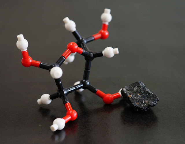 deteksi-pertama-senyawa-gula-di-meteorit-informasi-astronomi
