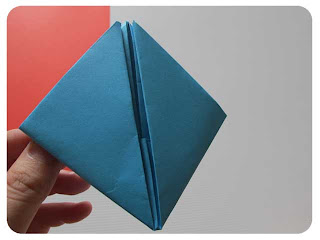 KIARA FLISHA: How To Make a Paper Boat