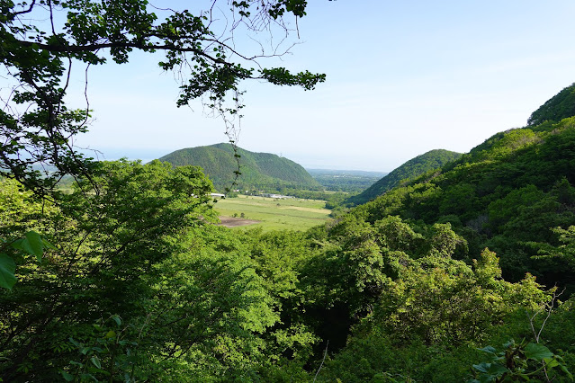 鳥取県西伯郡大山町豊房　香取の山道からの眺め