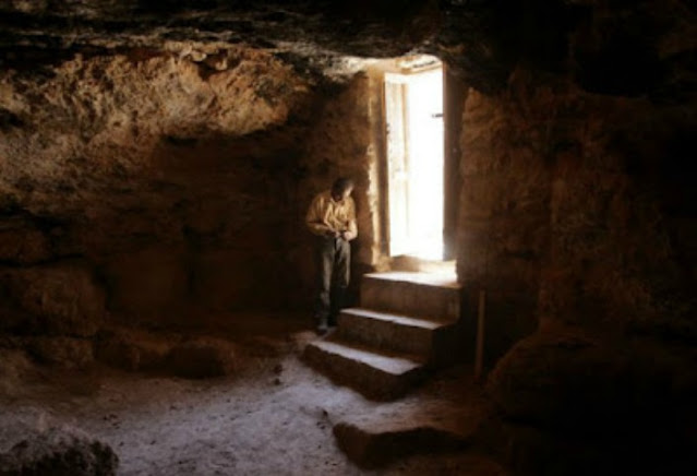 Primeira igreja do mundo em uma caverna.