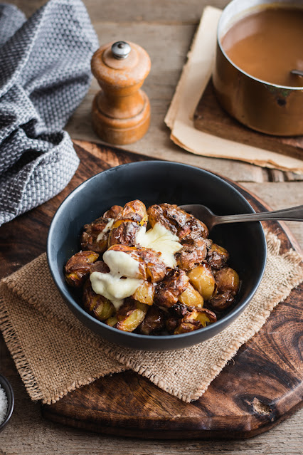 Poutine aux pommes de terre écrasées