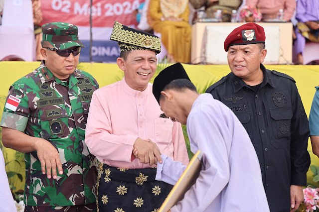 Gubernur Ansar Pimpin Upacara Peringatan Hardiknas Tingkat Provinsi Kepri Tahun 2024