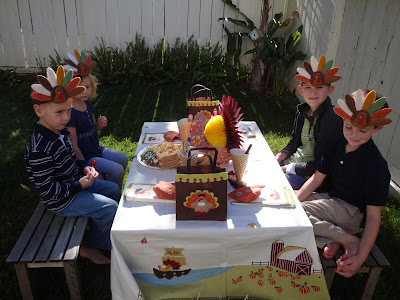 http://pretendpartyandplay.blogspot.com/2010/11/charlie-brown-thanksgiving.html?showComment=1383583298182#c5237475450187784901