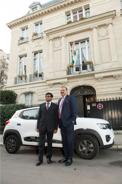 Image 1-(L-R) Dr. Mohan Kumar, Ambassador of India in France and Mr. Sumit Sawhney, Country CEO and MD, Renault India Operations-min
