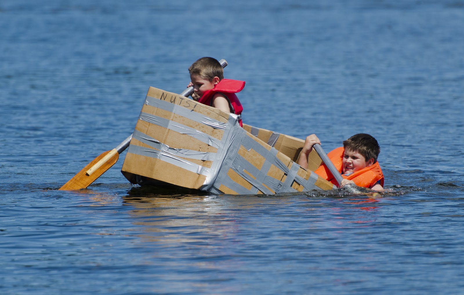 Julia McKay - Photojournalist: My first duct tape boat race