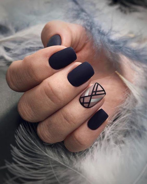minimalist nail art