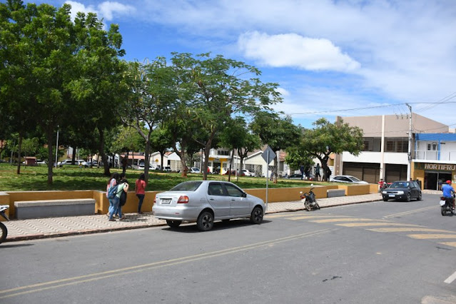João Azevêdo entrega escolas, travessias urbanas e equipamentos de Saúde em Brejo dos Santos, Catolé do Rocha e Brejo do Cruz