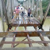 UNA DENUNCIA: Sin protección en alturas trabaja el personal que repara el puente de Condoto