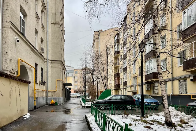 Пушкарёв переулок, Большой Сергиевский переулок, дворы
