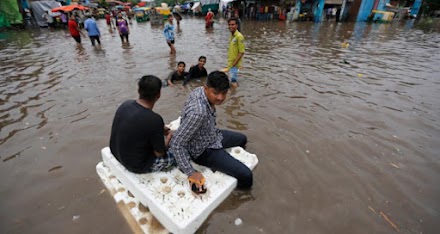 Τεράστιες καταστροφές από τις πλημμύρες σε Μπαγκλαντές και Ινδία
