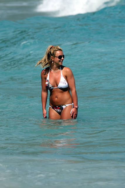 Britney Spears in bikini on the beach in Costa Rica