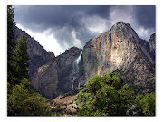 O Parque Nacional de Yellowstone é um parque nacional estadounidense . (yellowstone )