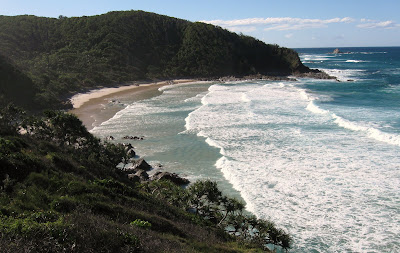  The Pass is a pop surfing surface area nigh  bestthailandbeaches: BYRON BAY