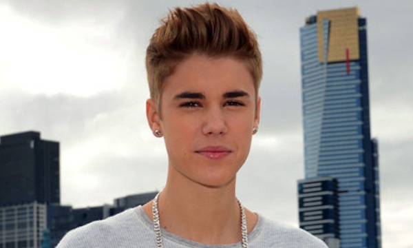 Justin Bieber Mag dhaw ahaan u bixin 10 million dollar hadii loo ogolaado