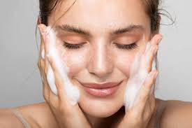 The Benefits of a Regular Skincare Routine for Acne-Prone Skin