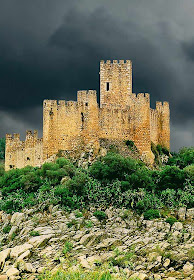 Almourol está intimamente ligado à história de Portugal,  dos Templários e do Brasil.