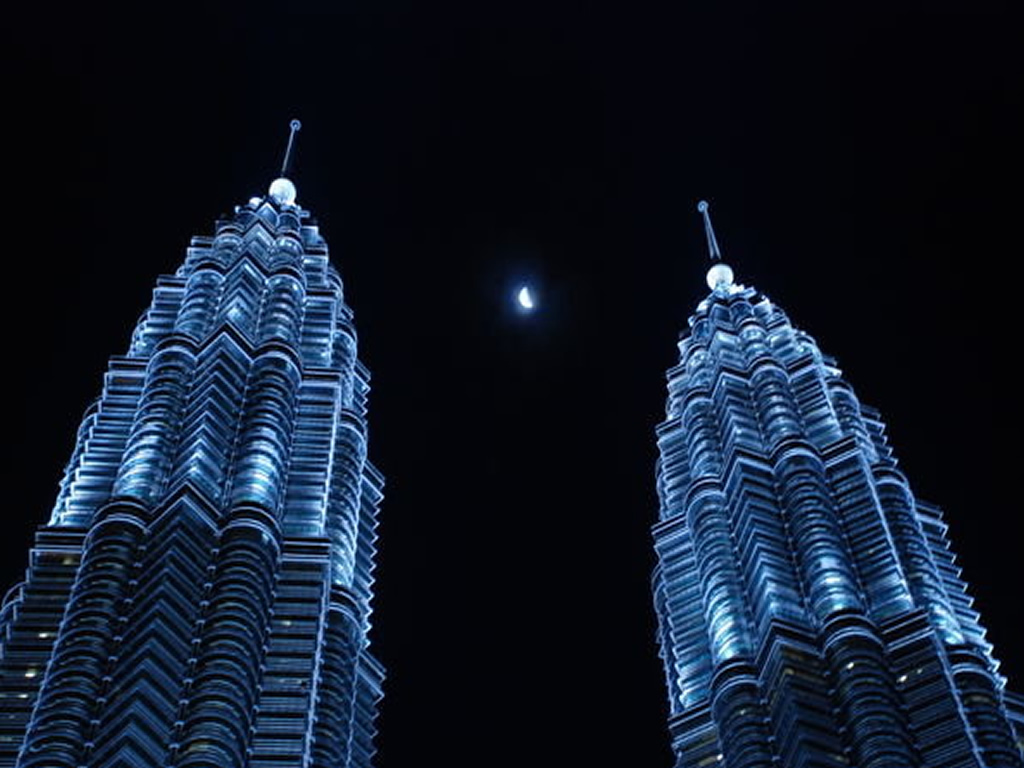 Petronas Tower Wallpaper 5 : size 1024 x 768