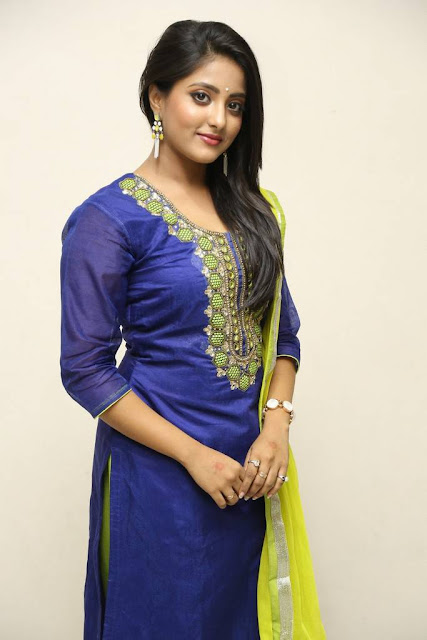 Telugu actress Ulka Gupta hot images