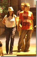 jennifer-love-hewitt-jared-einsohn-holding-hands-09152011-02-200x306