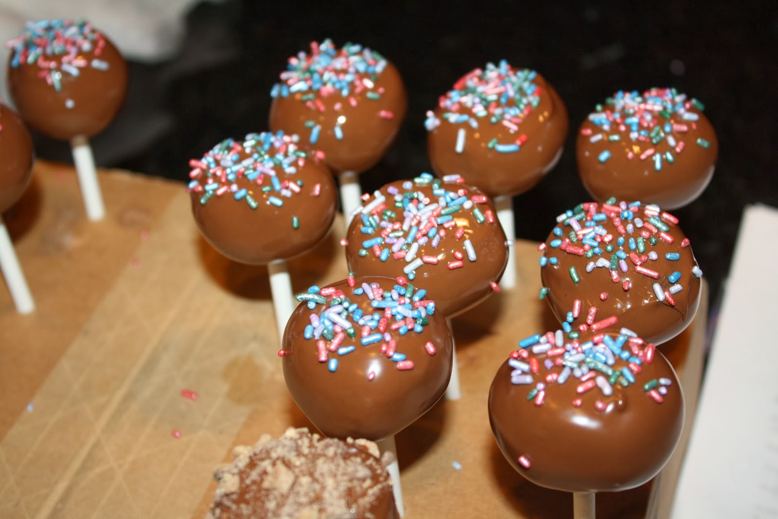 starbucks cake pops MY Favorite Way: Dark Chocolate cake mix, Baker's dipping chocolate 