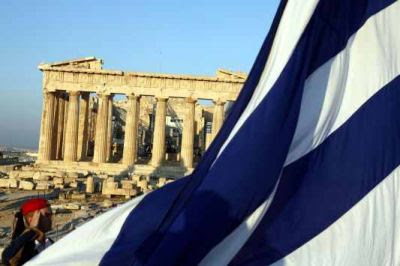 Απαγόρευσαν σε Ελληνίδα να φωτογραφηθεί στην Ακρόπολη κρατώντας την ελληνική σημαία!