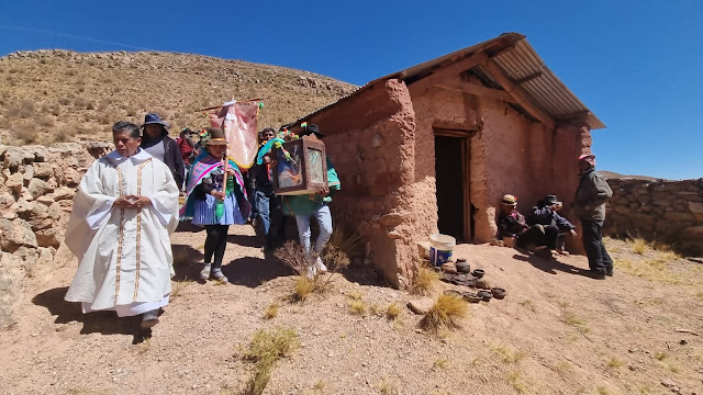 Fest der Jungfrau von Asuncion in der Gemeinde Oficiona Bolivien