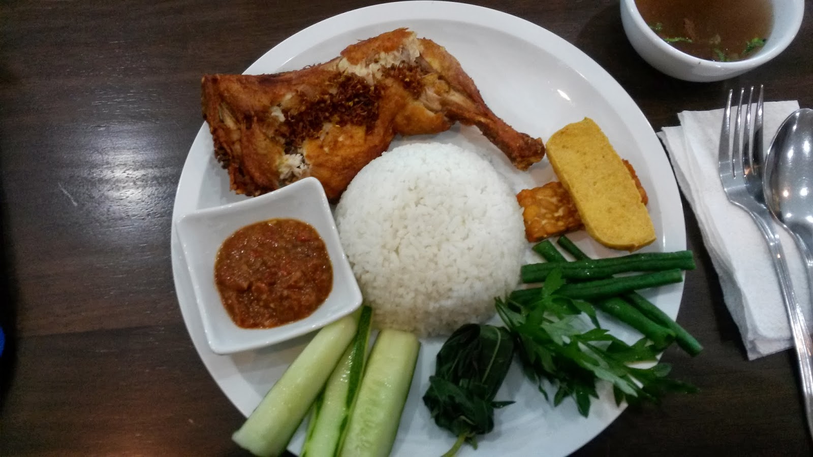 Chaca Monster: Nasi Lalapan di King Lalapan, Batu 7