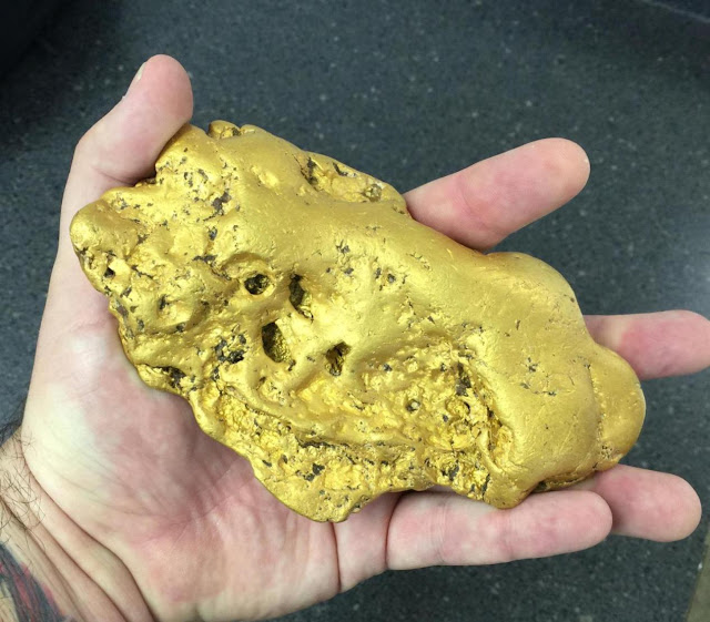 Esta pepita de ouro gigante foi encontrada na Califórnia