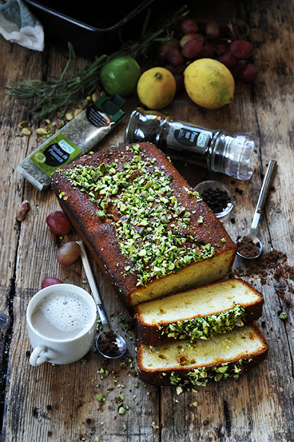 Cake au citron au sirop parfumé herbes de Provence et poivre