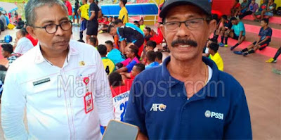 Langgur, Malukupost.com - Asosiasi PSSI Provinsi Maluku melakukan Seleksi Pemain U-23 (kelahiran 1 Januari 1997 dan setelahnya) seluruh kabupaten/kota di Maluku yang telah resmi memiliki kepengurusan (asosiasi kabupaten dan asosisasi kota) dalam rangka pembentukan Tim Pra PON Maluku 2019. Kabupaten Maluku Tenggara (Malra) menjadi salah satu tempat dimana dilakukan seleksi pemain tersebut oleh PSSI Asprov Maluku yang dipusatkan di Stadion Maren Langgur, Rabu (6/11).