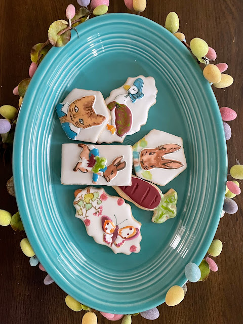 Peter rabbit themed party,  birthday party ideas, Peter rabbit party decor, Peter rabbit decorated cookies, Peter rabbit cookies, pico projector cookies, cookie decorating blogs, birthday, Easter table decor, Easter decor,