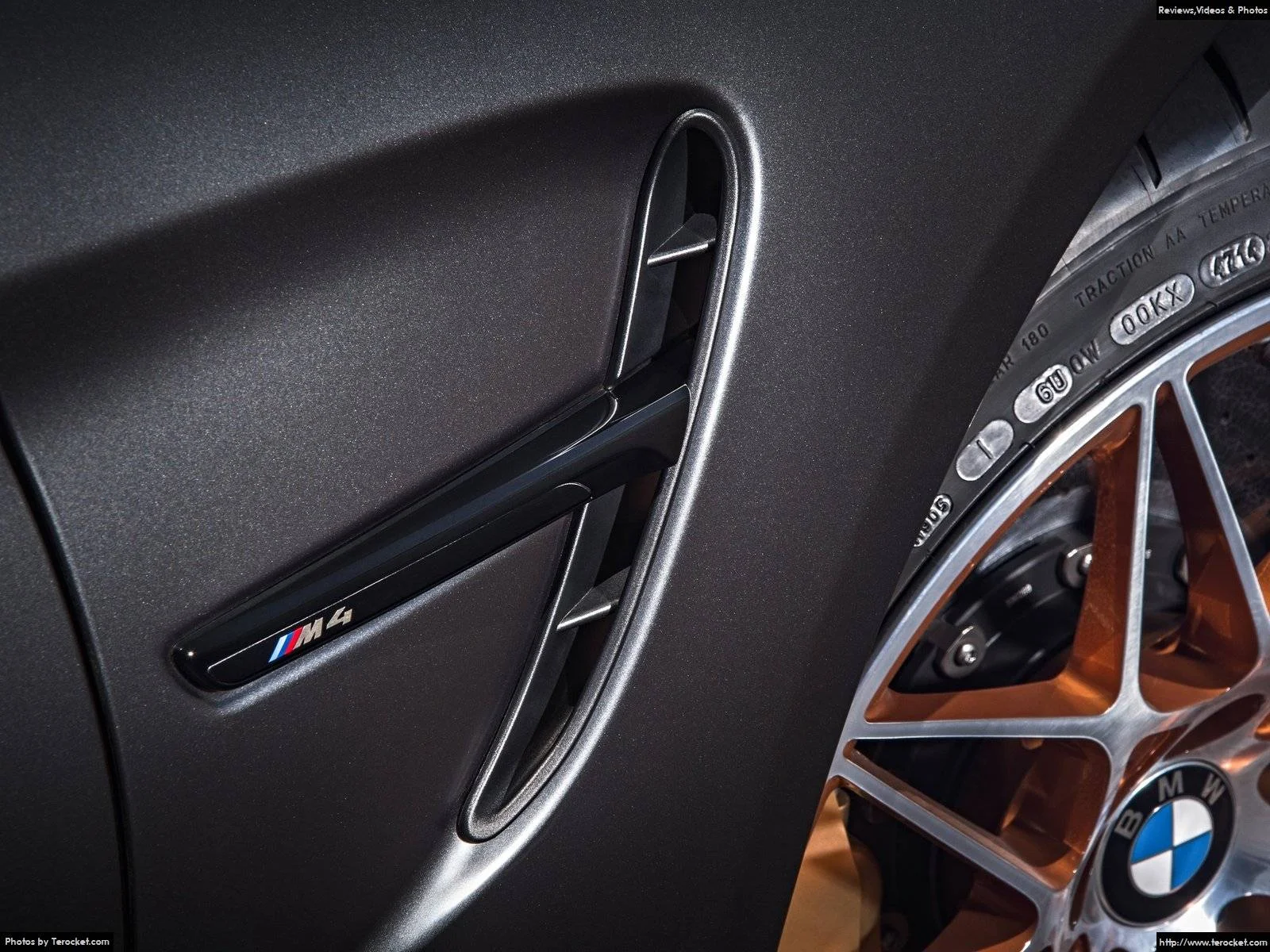 Hình ảnh xe ô tô BMW M4 GTS 2016 & nội ngoại thất