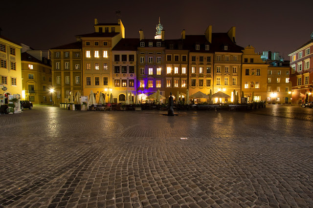 Piazza della città vecchia di notte-Rynek Starego Miasta-Varsavia