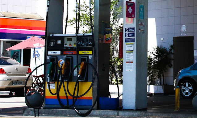 Petrobras não adota mais política de paridade com o barril de petróleo internacional, mas anunciou nesta semana aumento no preço da gasolina e do diesel
