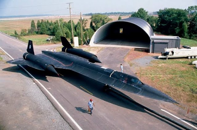 Check Out The American SR-71 Blackbird Jet Regarded As "The Beast Of The Air. - Gloracegistmedia