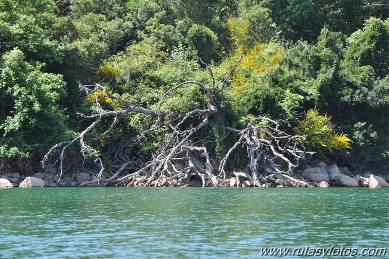 Embalse de los Hurones en Kayak