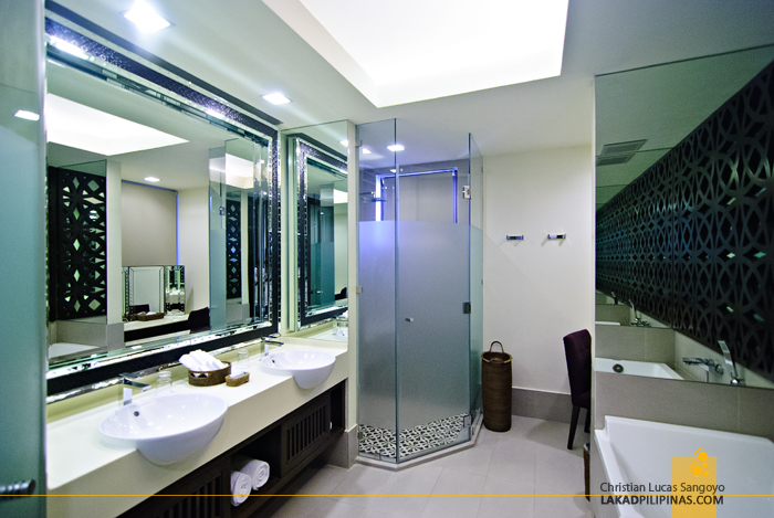 Toilet and Bath at Astoria Bohol Resort
