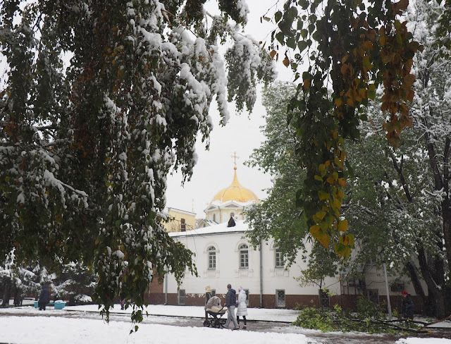 Новосибирск, Нарымский сквер - снежная осень