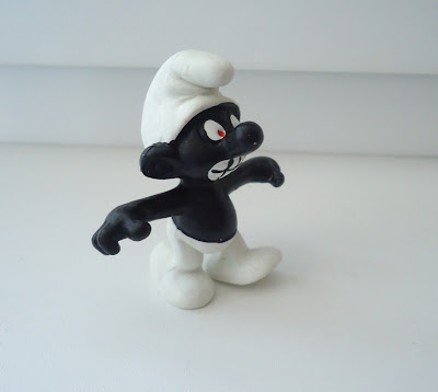 Black Angry Hard to Find Smurf Peyo W.Germany Schleich Emblem 2.0007 Schtroumpfe