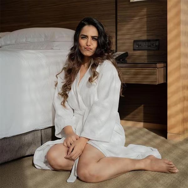 Srishty Rode bathrobe indian tv actress