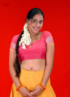 Regina Cassandra Navel Show