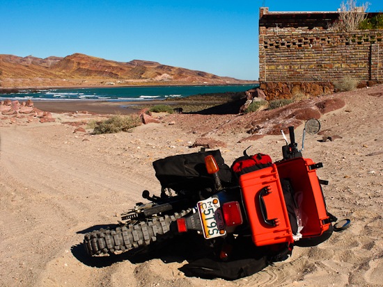 XT 225 Naps on Playa La Costilla