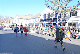 Salem Trayned Band en el Desfile de Acción de Gracias de Plymouth 