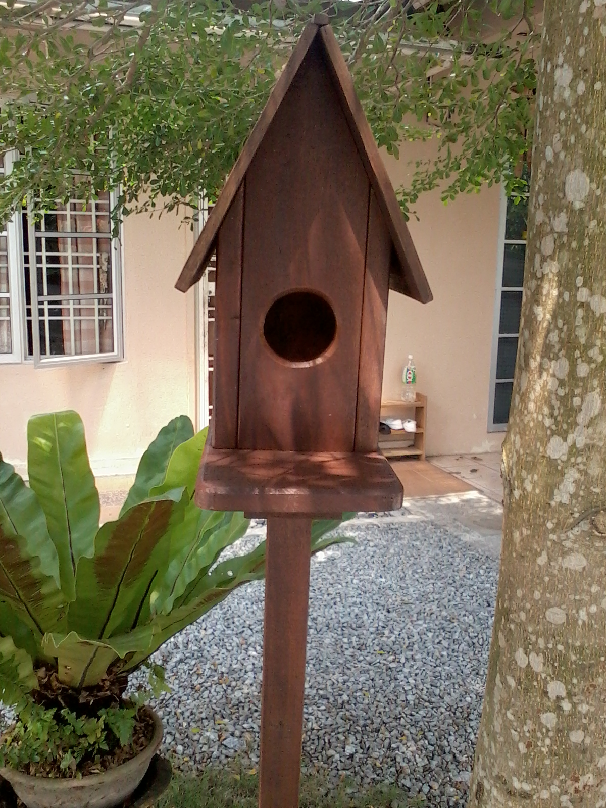 Perabut Hiasan Taman: Rumah Burung Taman