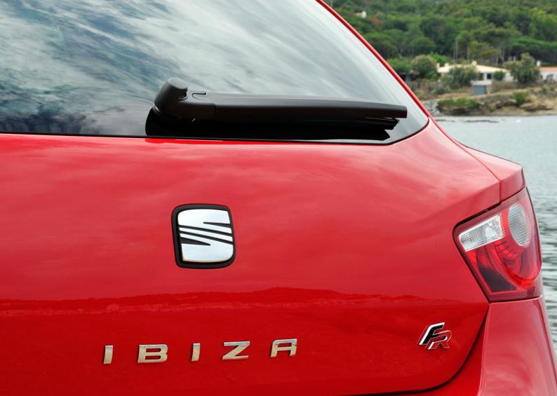 seat ibiza 2010 interior. Seat Ibiza FR Interior Photos: