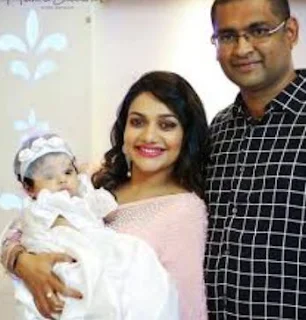 Rimi Tomy Family Husband Son Daughter Father Mother Marriage Photos Biography Profile.