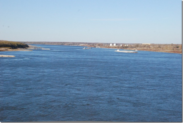 11-23-12 B Travel on I-40 - MS River 008