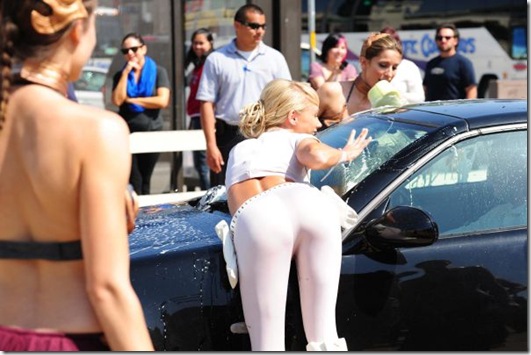 celebrity-yoga-pants-hot-24