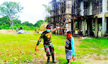 Jamaah Gotong Royong Bangun Masjid Syuhada Sintang