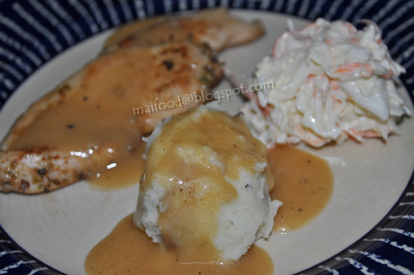 Maifood: grill chicken chop, mashed potato and coselaw